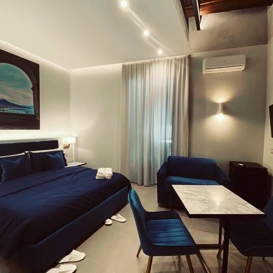 נאפולי L'Infinito 88 Charmant Rooms מראה חיצוני תמונה