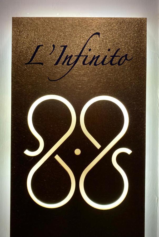 נאפולי L'Infinito 88 Charmant Rooms מראה חיצוני תמונה