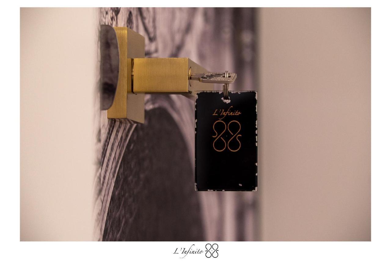 נאפולי L'Infinito 88 Charmant Rooms מראה חיצוני תמונה
