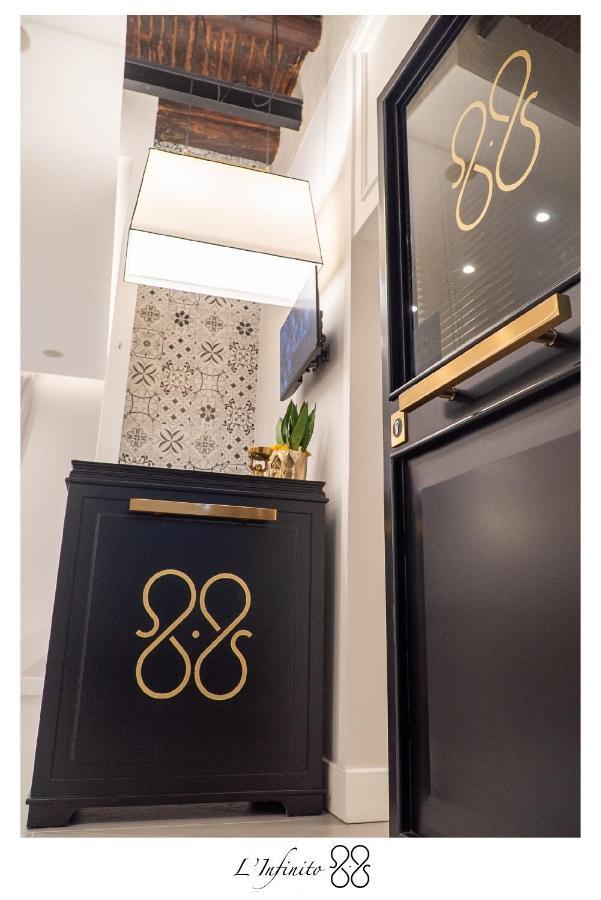 נאפולי L'Infinito 88 Charmant Rooms מראה חיצוני תמונה
